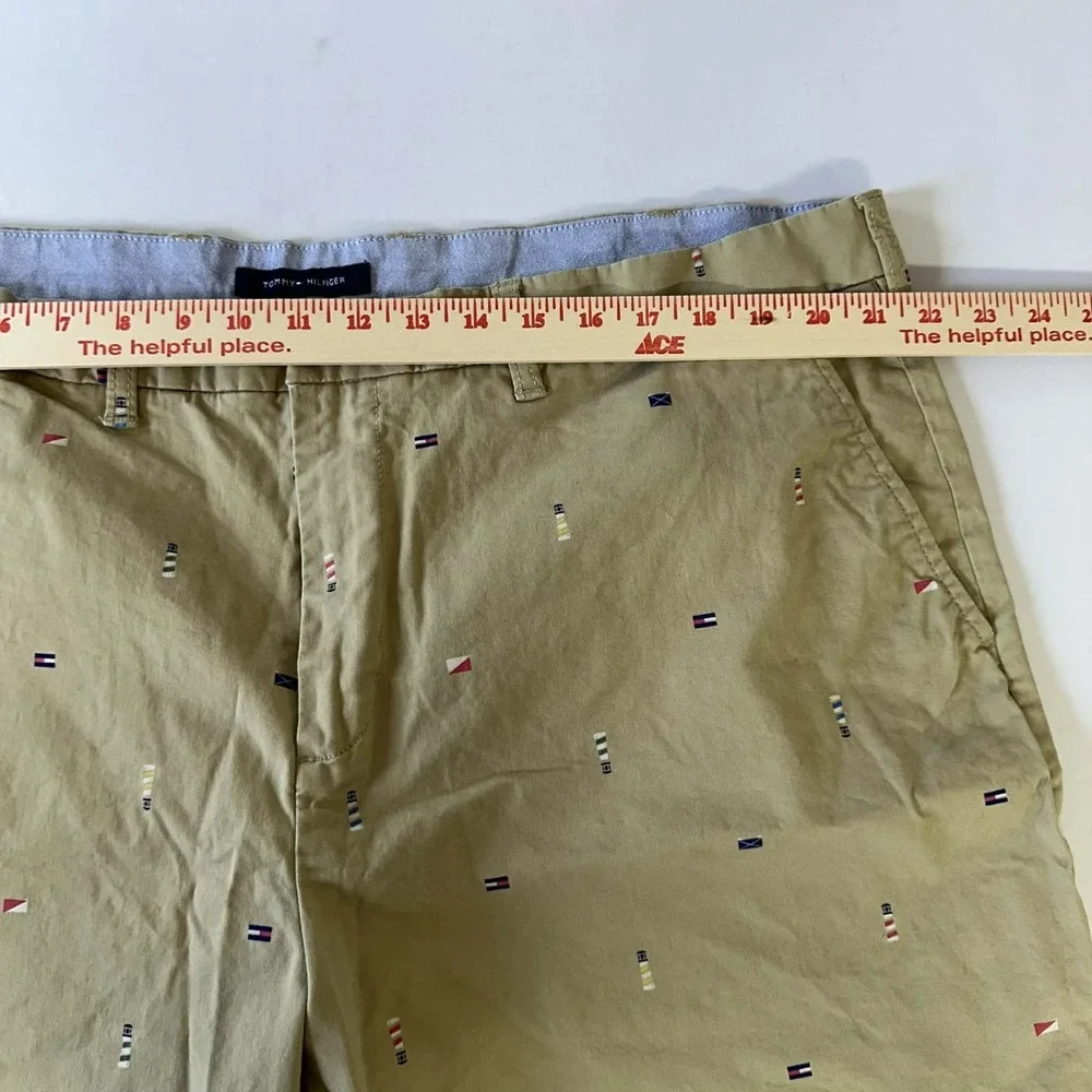 Tommy Hilfiger Mens Sz 42 Shorts Khaki 5 Pockets USA‎ Soft Cotton Stretch EUC